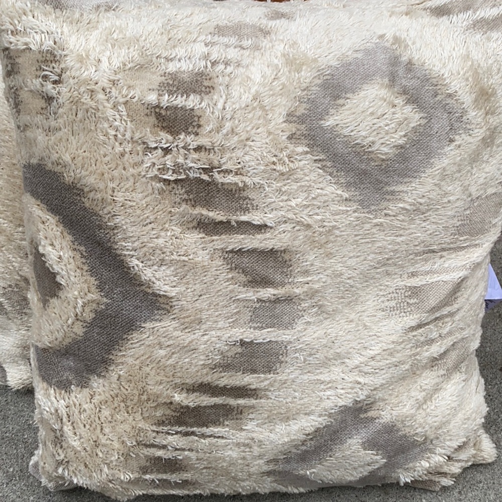 Pillows Z gallery